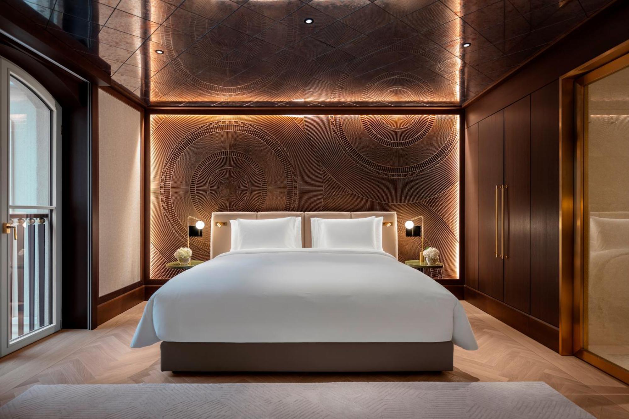 Almanac Palais Vienna Hotel ภายนอก รูปภาพ A bedroom at The Edition