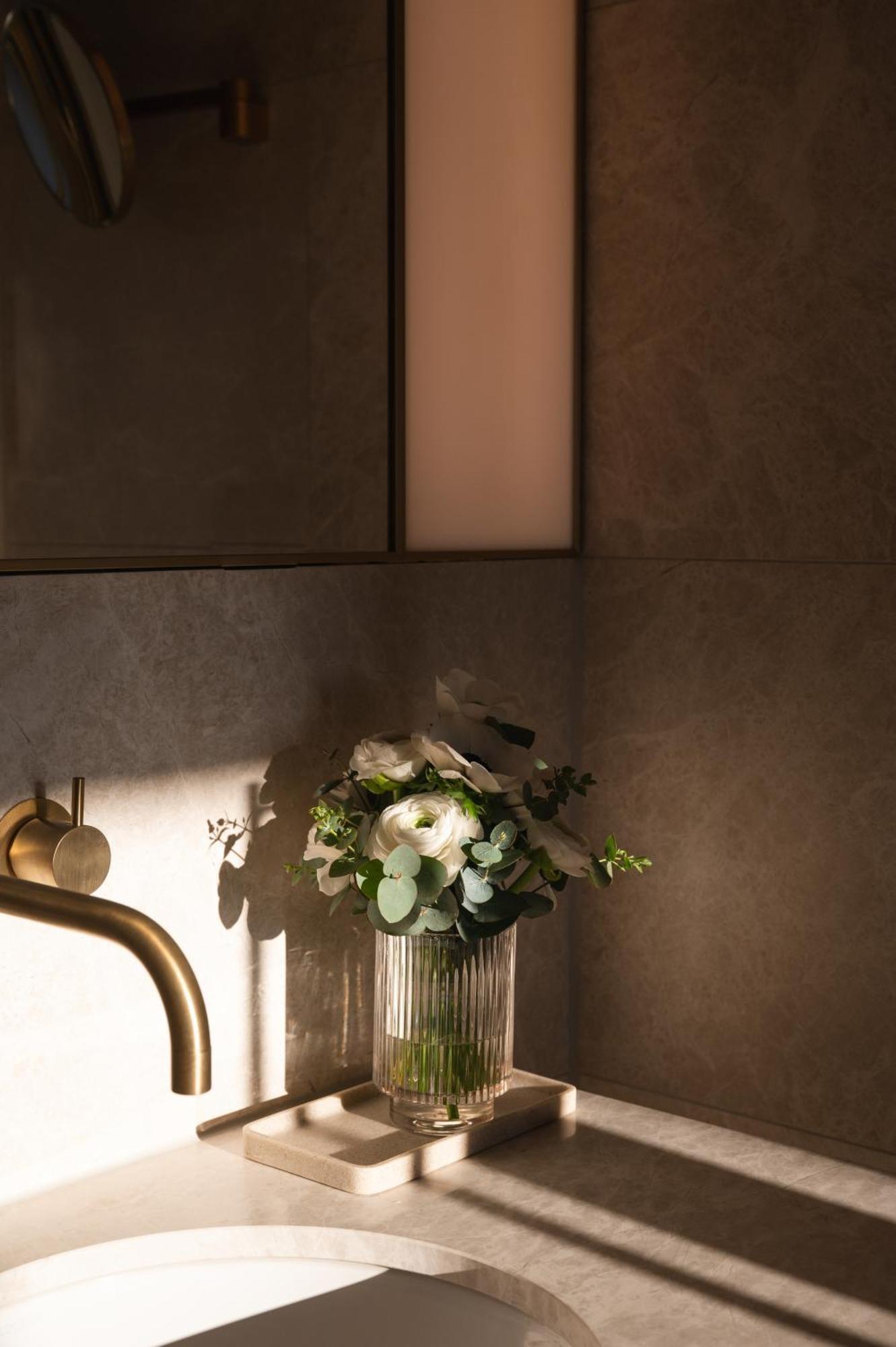 Almanac Palais Vienna Hotel ภายนอก รูปภาพ A bouquet of flowers